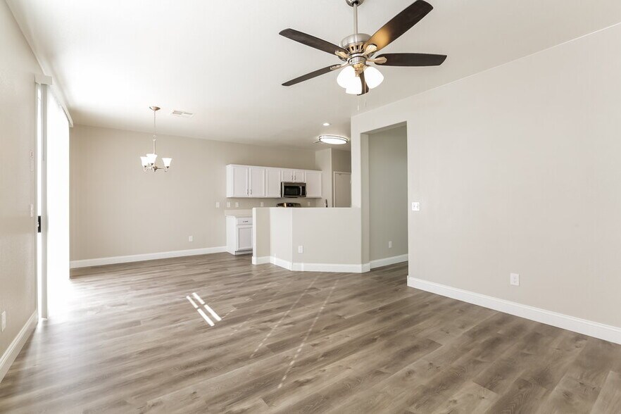 Building Photo - 10643 Solar Hawk Ave