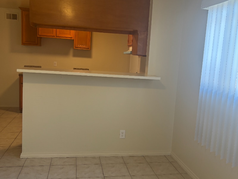 Building Photo - 632 E 107th St