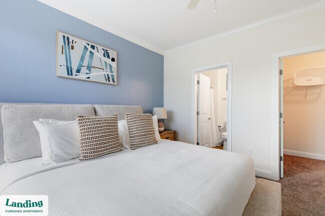 Building Photo - 2118 Silvercrest Dr