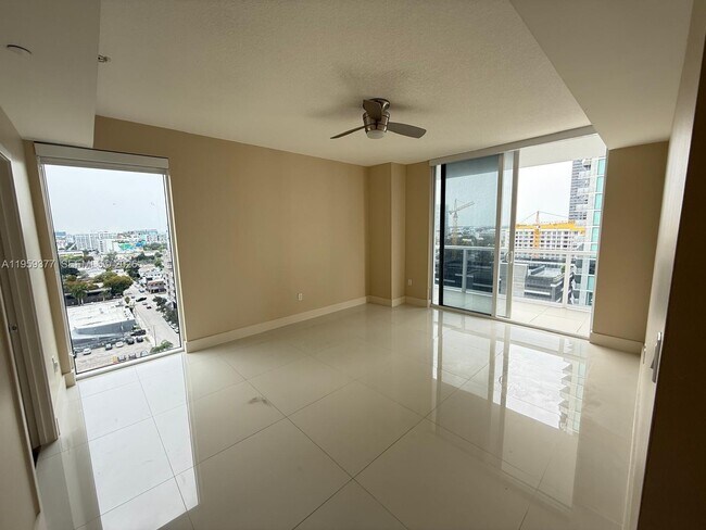 Building Photo - 600 NE 27th St