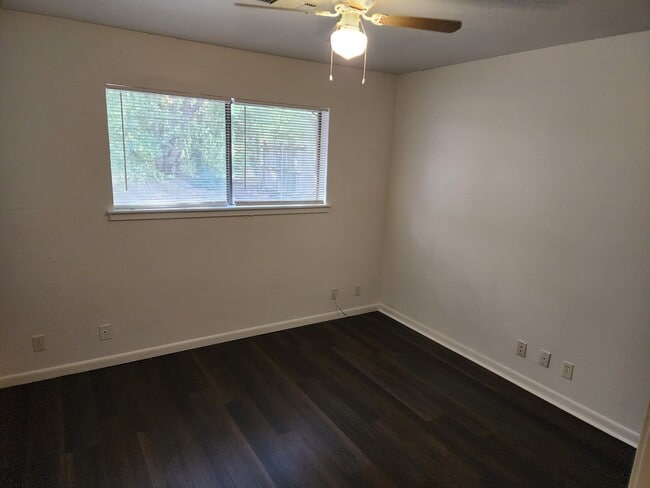 Building Photo - 1802 Archer Dr