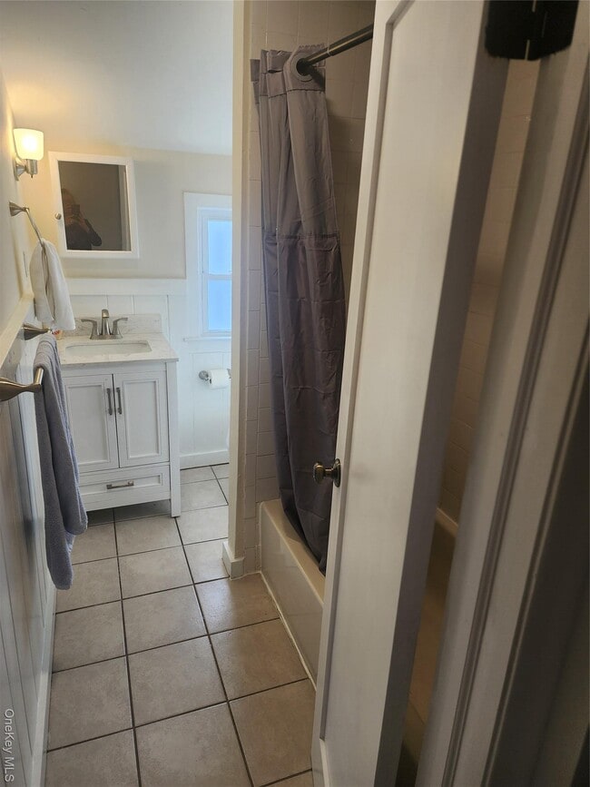 Building Photo - 20 S Elm St