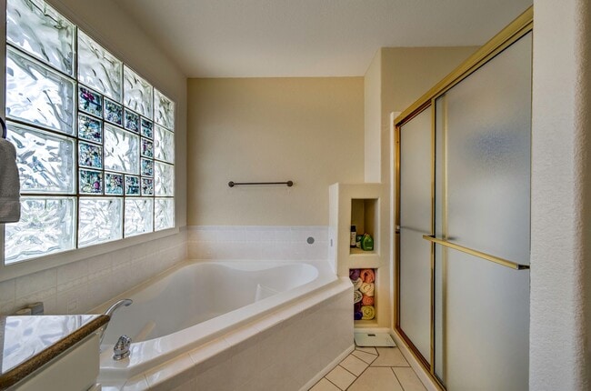 Building Photo - $2222 | 3BR/3BA | Pueblo West Gem!