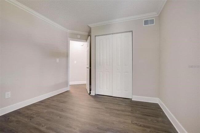 Building Photo - 2556 Woodgate Blvd