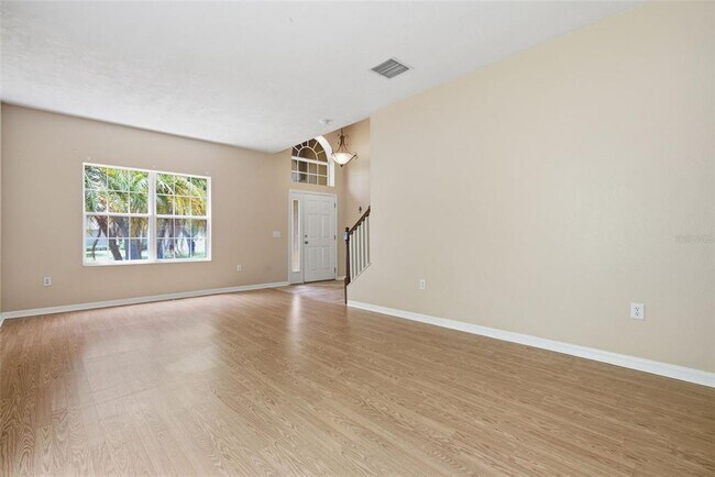 Building Photo - 2631 Queen Alberta Dr