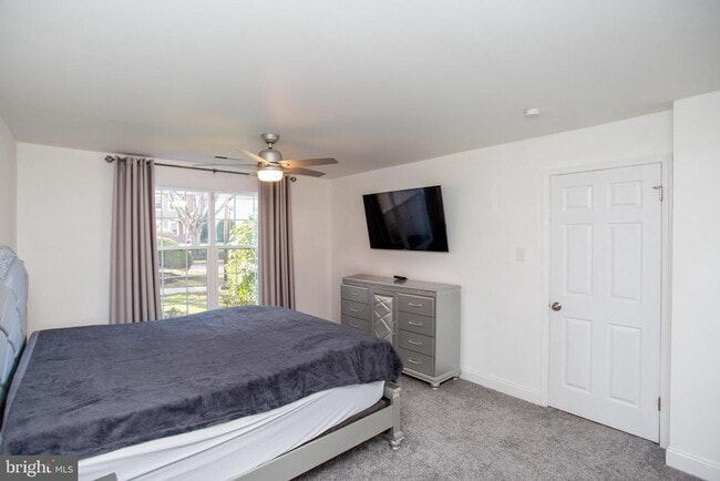 Building Photo - 33 Dogwood Ln