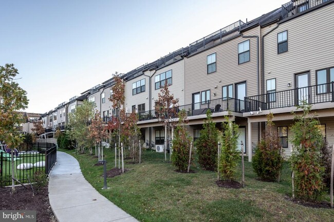 Building Photo - 5509 Valmarana Way