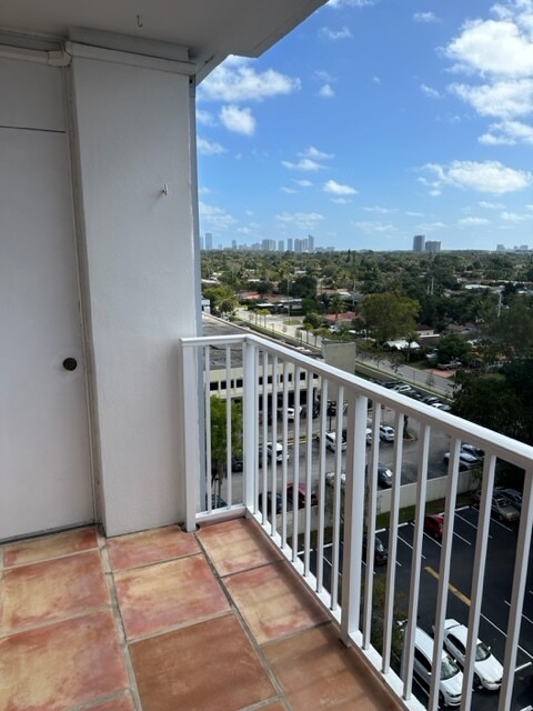 Building Photo - 1300 NE Miami Gardens Dr
