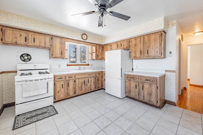 Building Photo - 1208 Waverly Pl