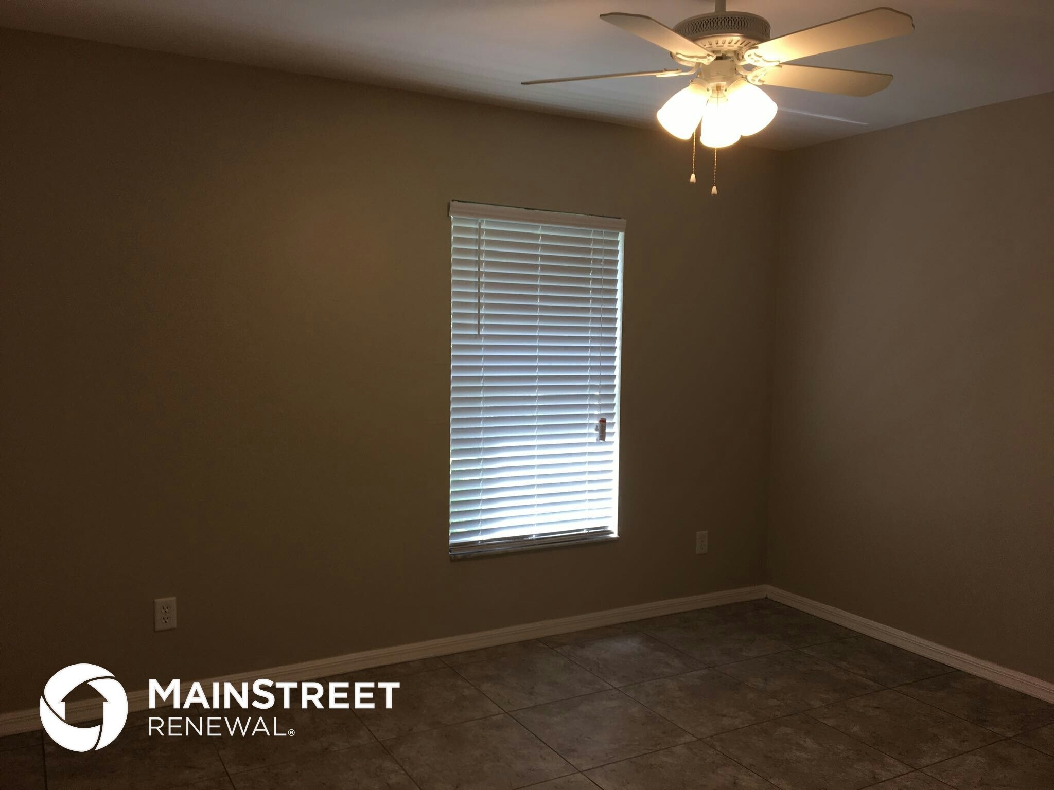 Building Photo - 622 SW 11th Ave