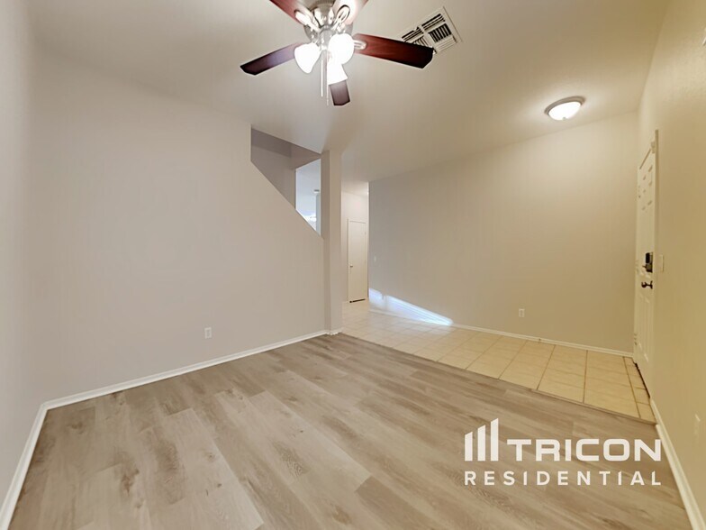 Building Photo - 14415 N 132nd Dr