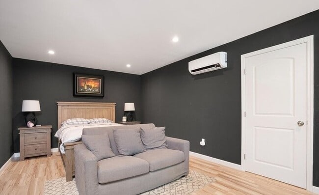 Building Photo - Single-Story 3BR Home with Permitted ADU, Private Yard & Cul-De-Sac Location – Van Nuys