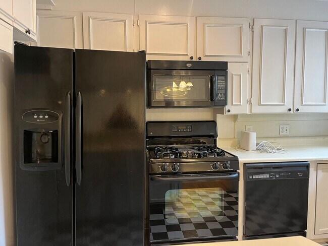 Building Photo - Charming 1950's midtown bungalow near 41st and Peoria