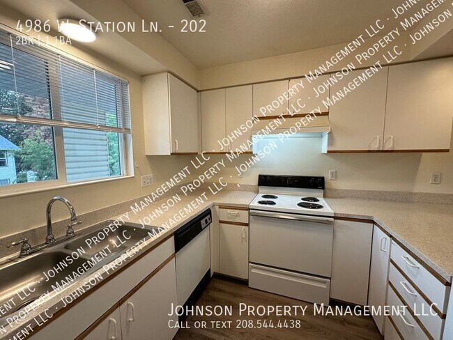 Building Photo - 4986 W Station Ln