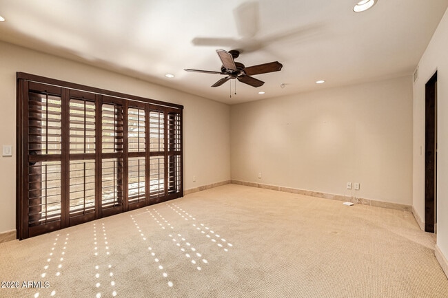 Building Photo - 8406 E Calle Buena Vista