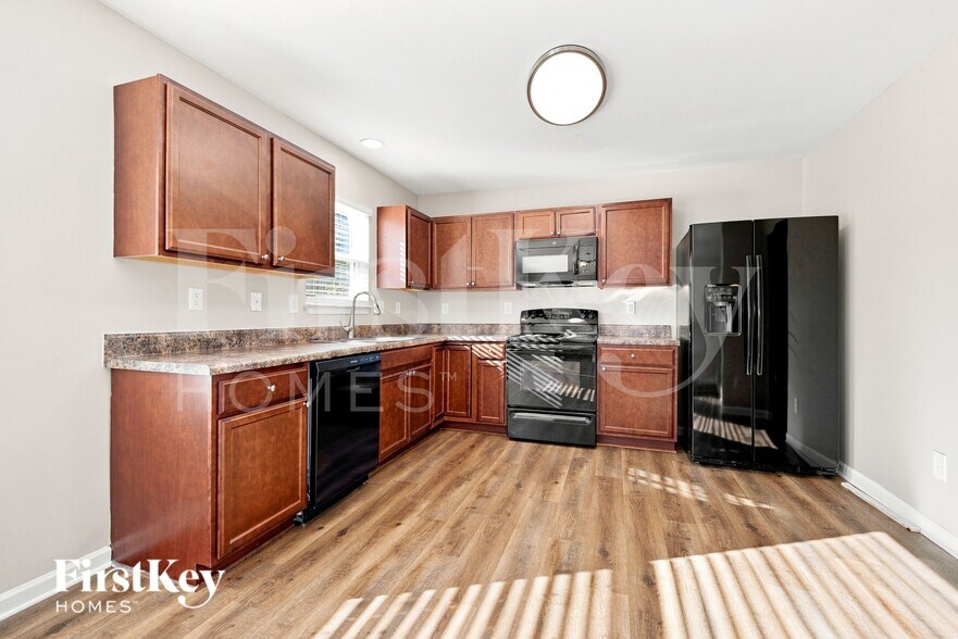 Building Photo - 2602 Meadow Knoll Dr