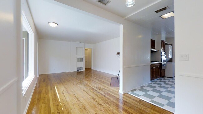 Building Photo - 3758 Tuller Ave