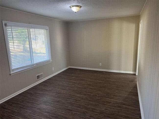 Building Photo - 437 Lockridge Ln