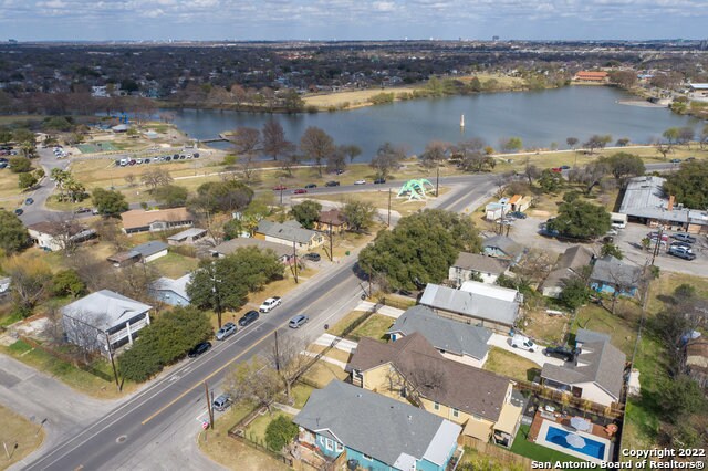 Building Photo - 1615 Cincinnati Ave