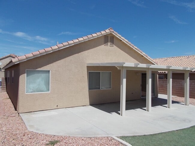 Building Photo - “Stunning 3-Bedroom Home with New Stainles...