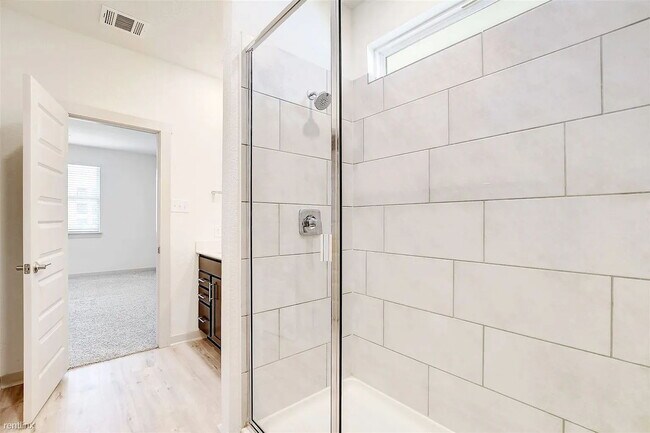 Building Photo - 121 Fairfax Ave