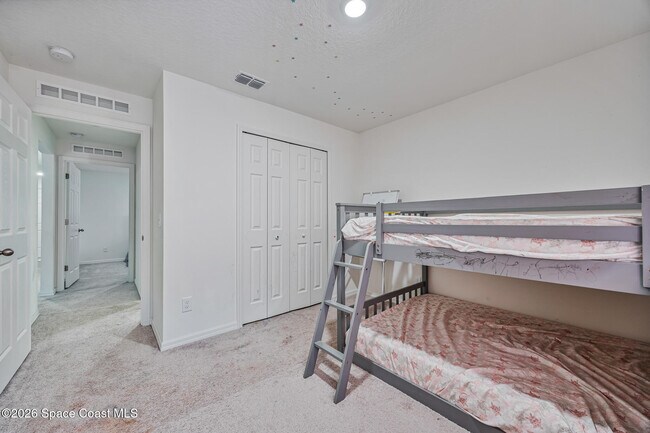 Building Photo - 1550 Leeward Ave SE