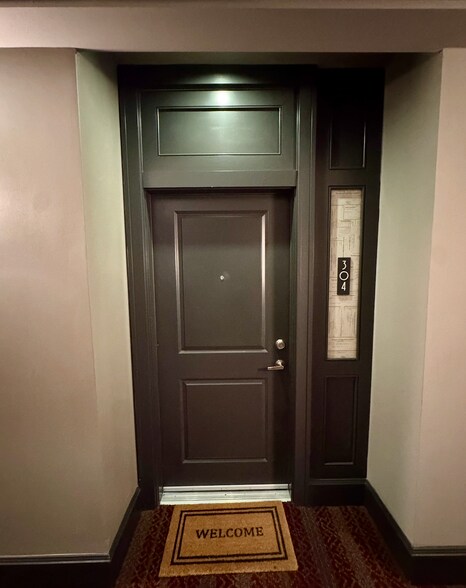 Unit Entrance - 51 N High St