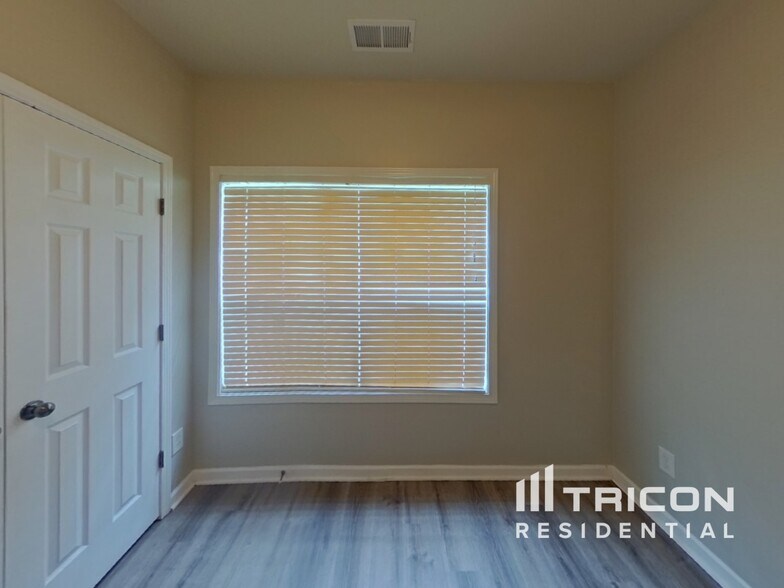 Building Photo - 3530 Woodsong Rw