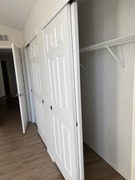 Building Photo - 3002 W Elizabeth St