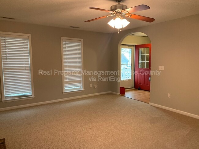 Building Photo - 400 Brierridge Dr