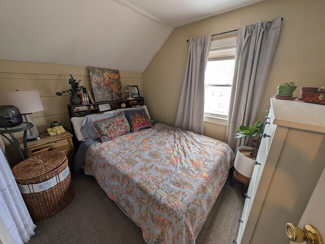 Building Photo - 73 Highland St