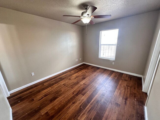 Building Photo - Coming Soon! 3 Bedroom 2 Bathroom with 2 Car Garage