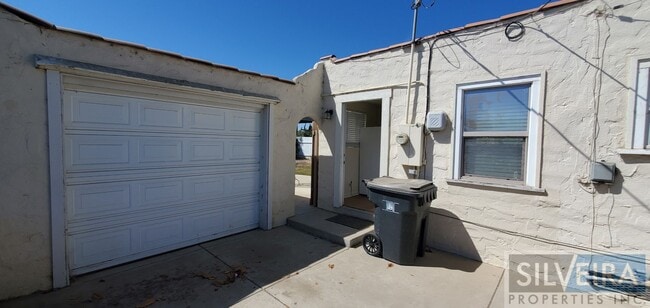 Building Photo - Cozy 2 bedroom 2 Bath Home