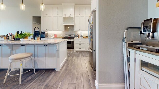 Building Photo - 5592 Tadpole Dr