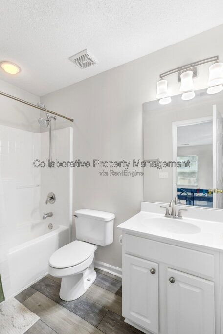 Building Photo - 215 Tigers Paw Dr