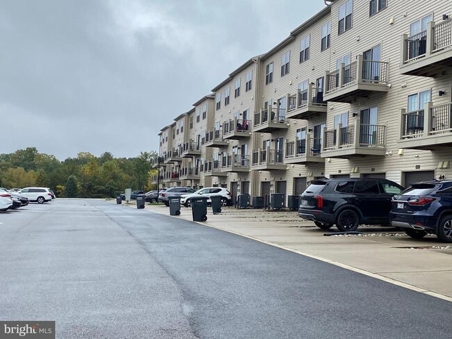 Building Photo - 14823 Chrysler Ct