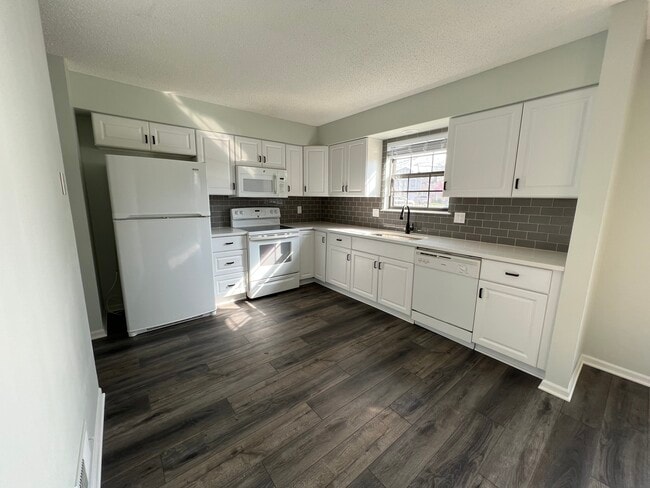 Kitchen - 14103 W 88th Terrace