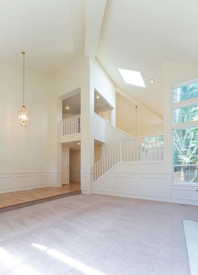 Building Photo - 4Bd/2.5Ba Bellevue House