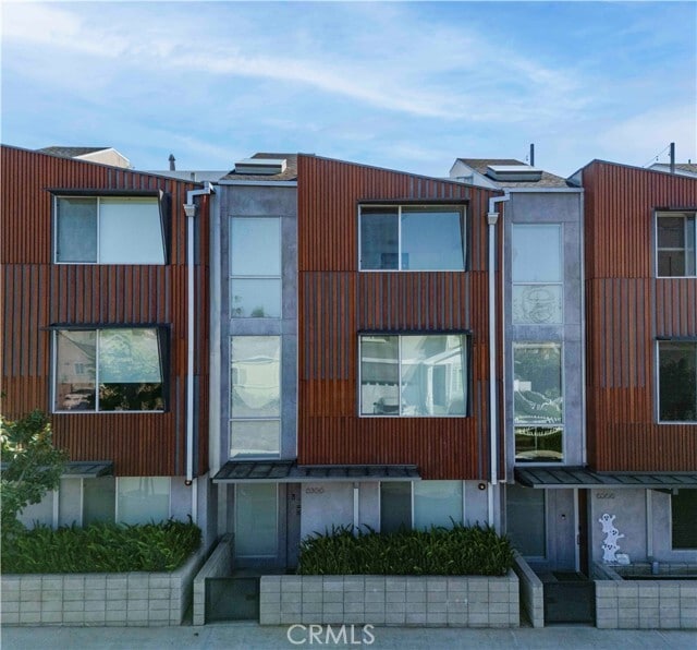 Building Photo - 6566 W 85th Pl