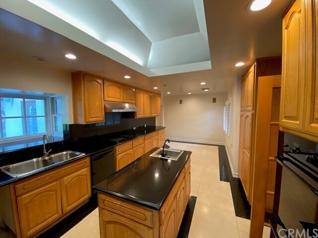 Building Photo - 4629 Forman Ave