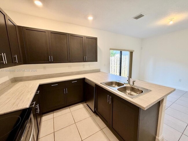 Building Photo - 13311 SW 287th Ter