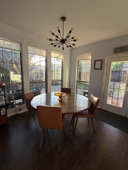 Breakfast Nook - 2489 Yuma Dr