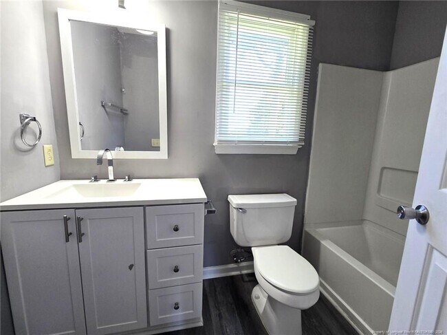 Building Photo - 7132 Dayspring Dr