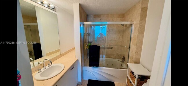 Building Photo - 6515 Collins Ave