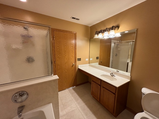 Building Photo - 24118 Walnut Cir