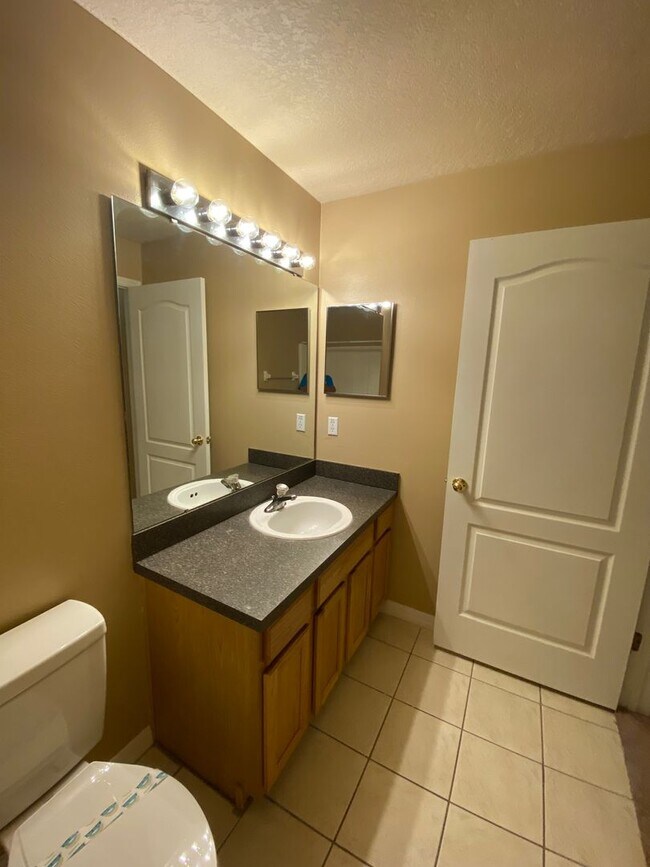 Building Photo - Pool Home for Rent