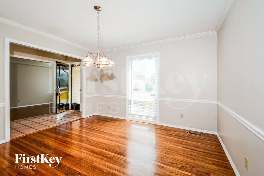 Building Photo - 1731 Wishingwell Dr