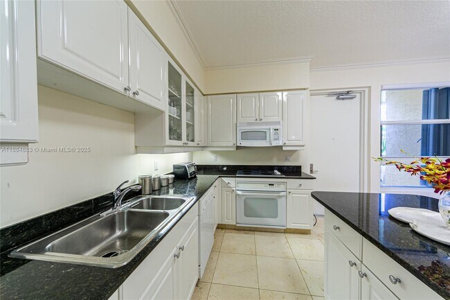 Building Photo - 707 Crandon Blvd