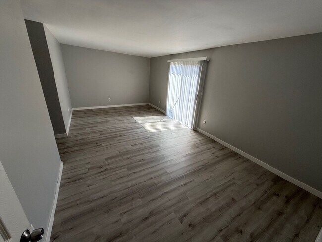 Building Photo - 1561 Olive Ave