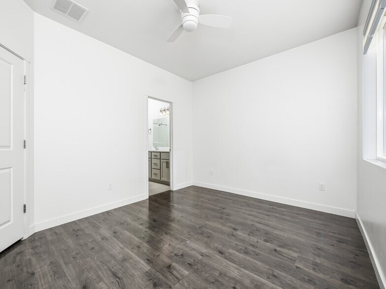 Building Photo - 439 S Meadow Garden Rd